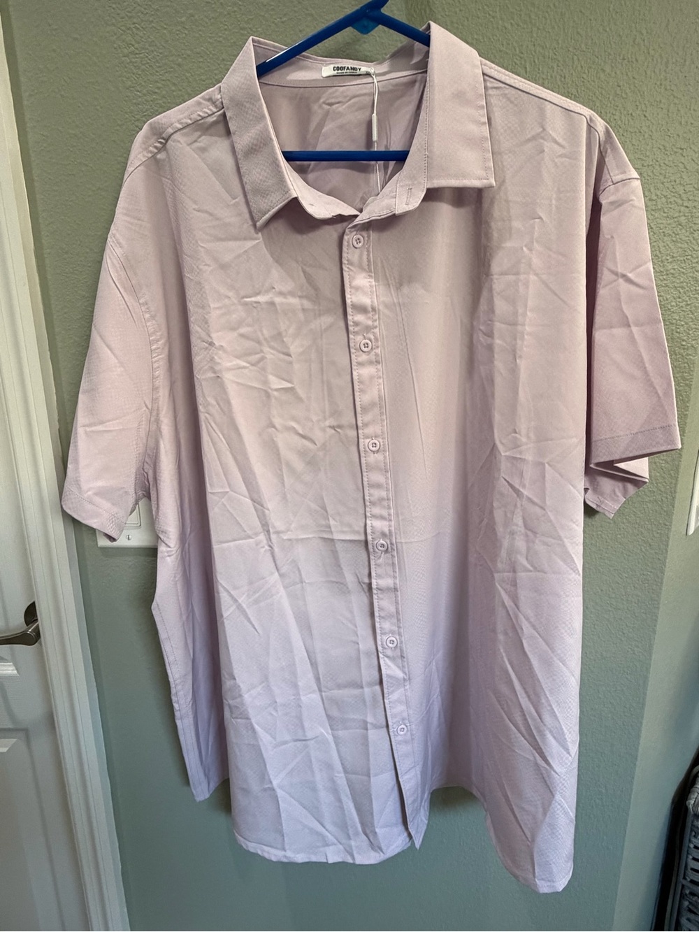 NWT Men’s Short Sleeve Button-Down Shirt